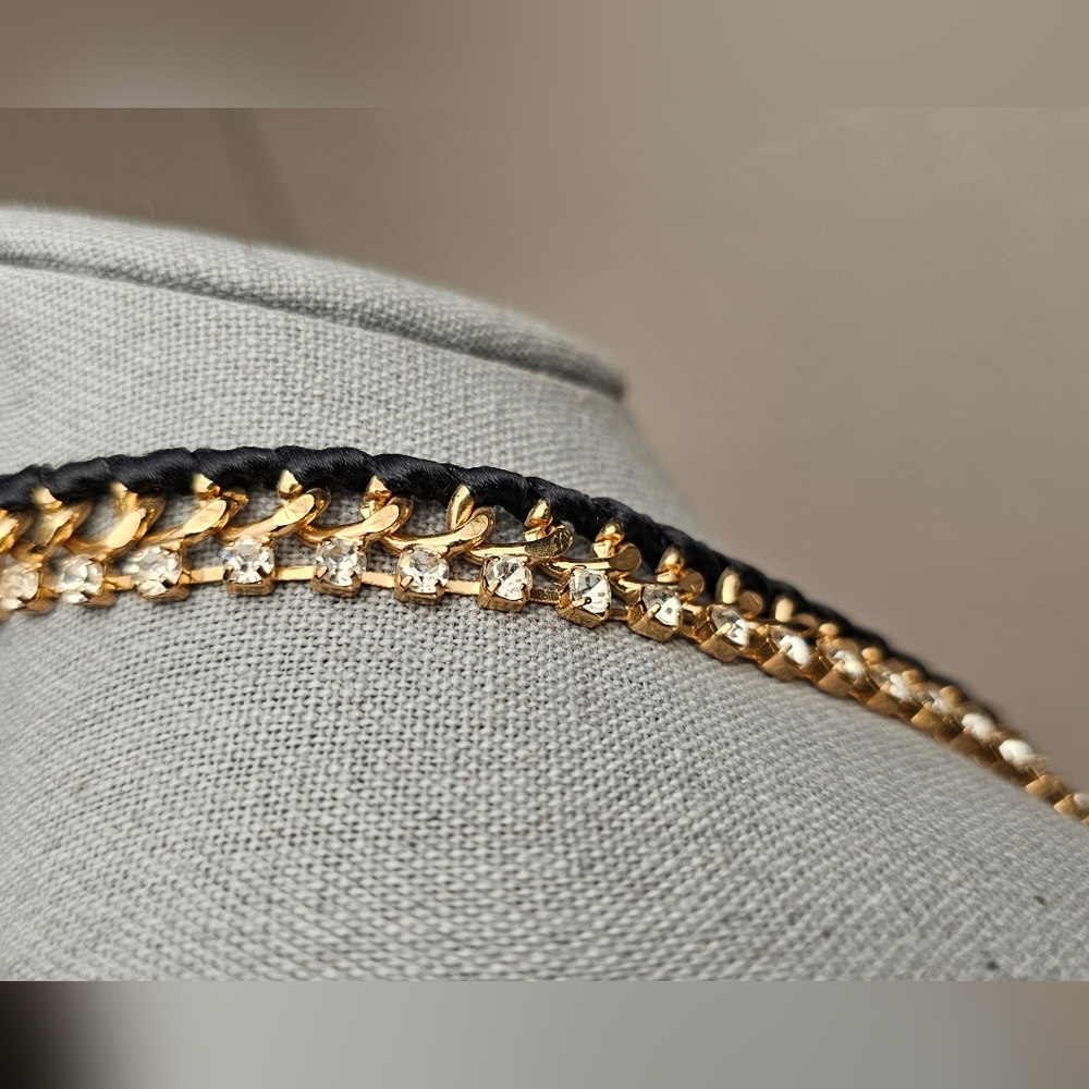 [GUESS] Gold Tone Multi-Color Stones Collar Statement Necklace - Picture 7 of 16